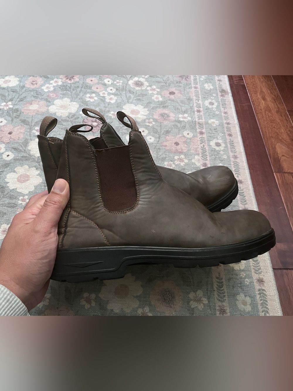 Men's Chukka Pull-On Boots in Olive Brown